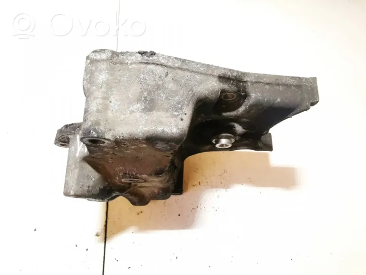 Opel Vectra C Moottorin kiinnikekorvake (käytetyt) 55187676