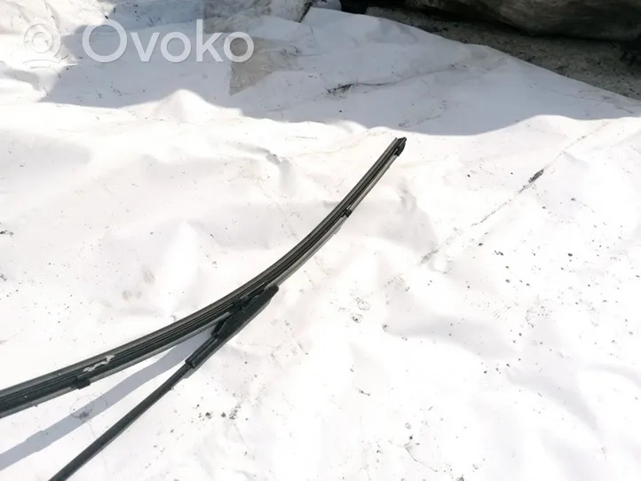 Mercedes-Benz A W169 Front wiper blade arm 