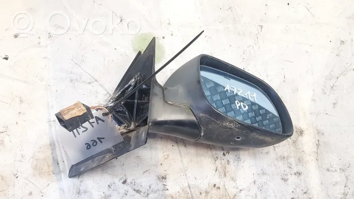 Audi A4 S4 B5 8D Front door electric wing mirror e6012319