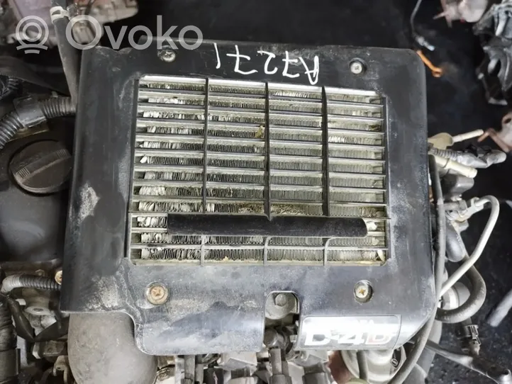 Toyota Yaris Радиатор интеркулера 