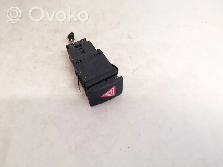 Volkswagen Polo IV 9N3 Hazard light switch 6q0953235s