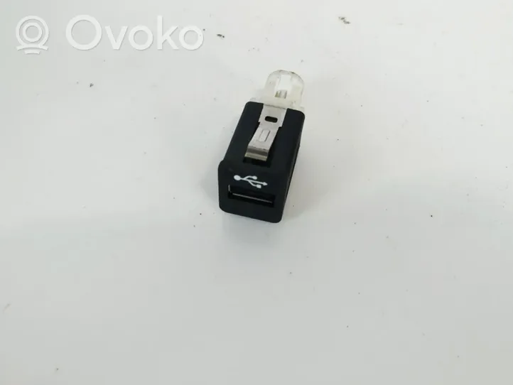 BMW 7 F01 F02 F03 F04 Connettore plug in USB 923765601