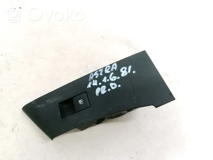 Opel Astra J Electric window control switch 13301886