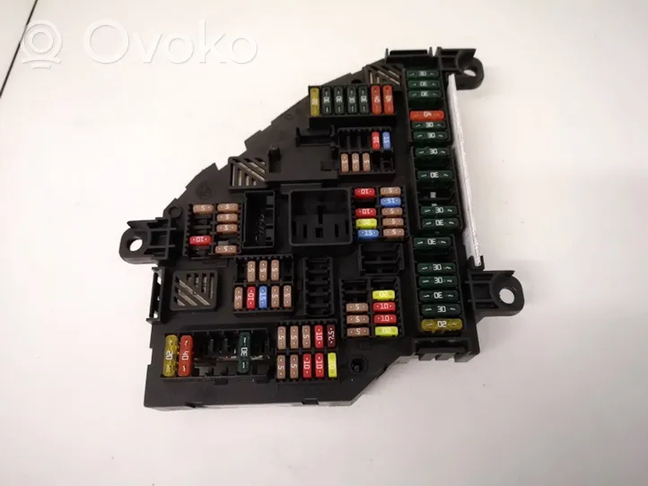 BMW 5 GT F07 Skrzynka bezpieczników / Komplet 921085702