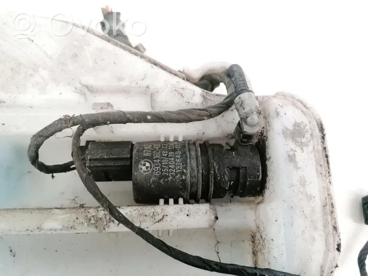 BMW X5 E70 Windscreen/windshield washer pump 693416001