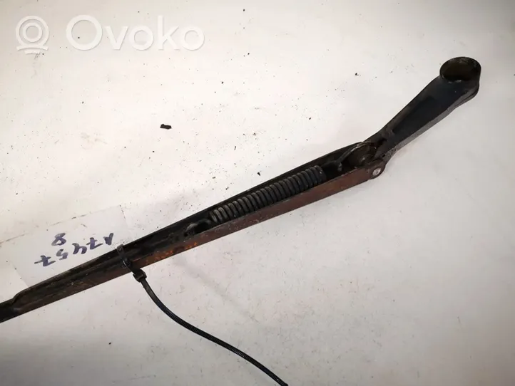 Daihatsu Terios Front wiper blade arm 