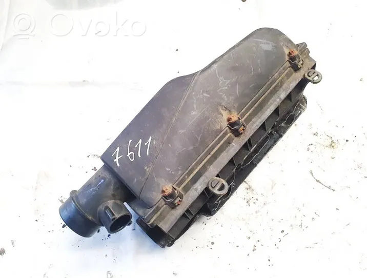 Mercedes-Benz C W203 Scatola del filtro dell’aria a0000945568