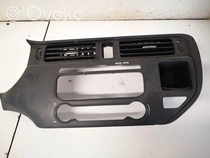 KIA Rio Dash center air vent grill 847411w110