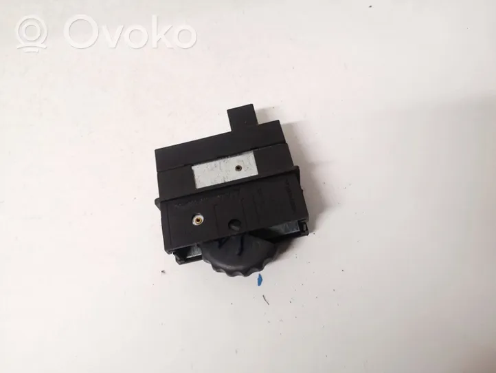 Renault Laguna I Headlight level height control switch 7700822897