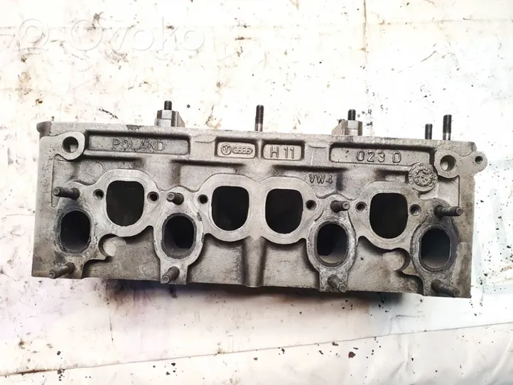 Volkswagen PASSAT B5 Engine head 028103373n