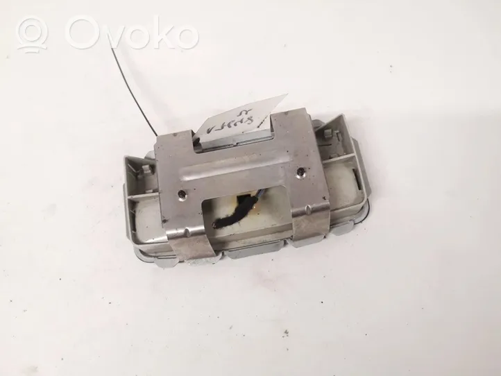 Skoda Octavia Mk2 (1Z) Lampka podsufitki tylna 