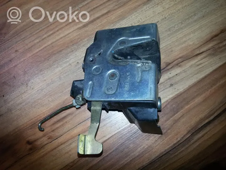 BMW 5 E34 Front door lock 81817449