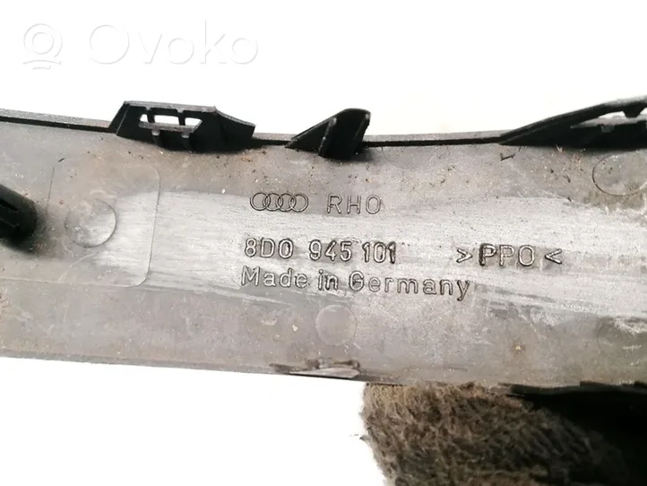 Audi A4 S4 B5 8D Listwa pod lampę tylną 8d0945101