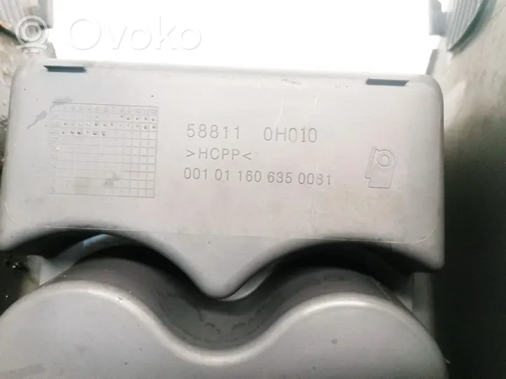 Toyota Aygo AB10 Uchwyt na kubek deski rozdzielczej 588110H010