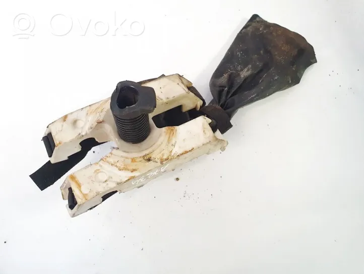 Volvo S60 Spare wheel bolt 8626133