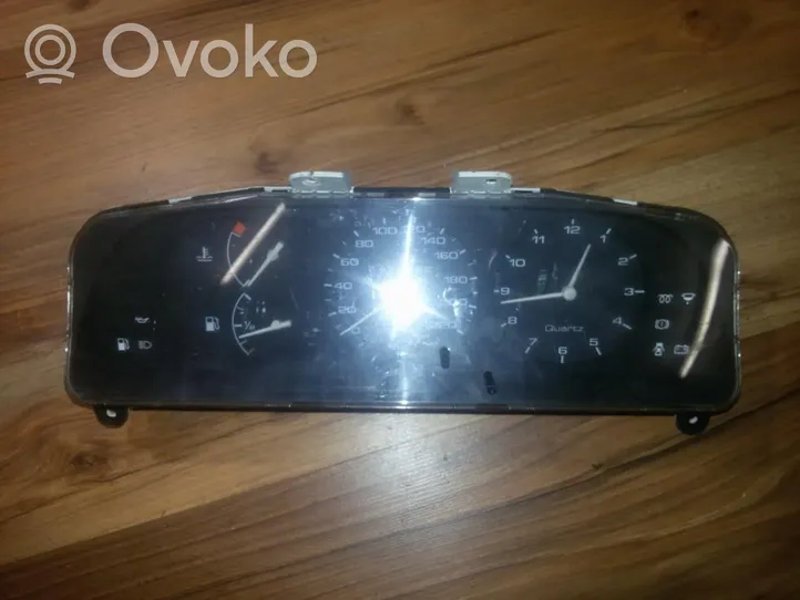 Nissan Primera Compteur de vitesse tableau de bord 81117661