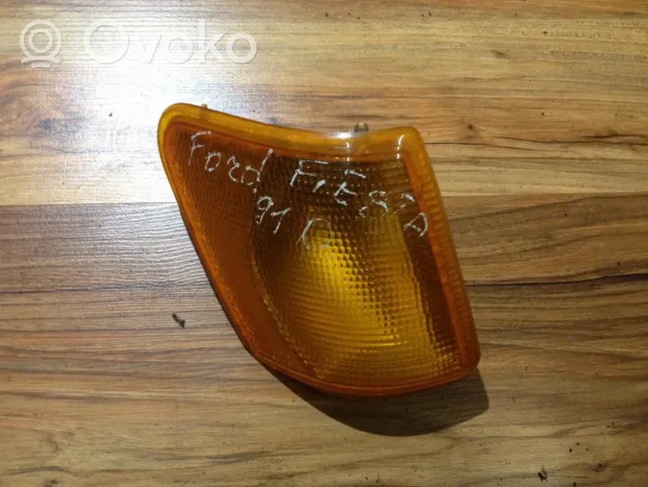 Ford Fiesta Indicatore di direzione anteriore 853d