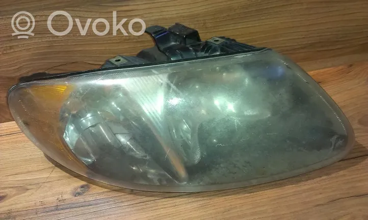 Chrysler Voyager Lampa przednia 0485770ab