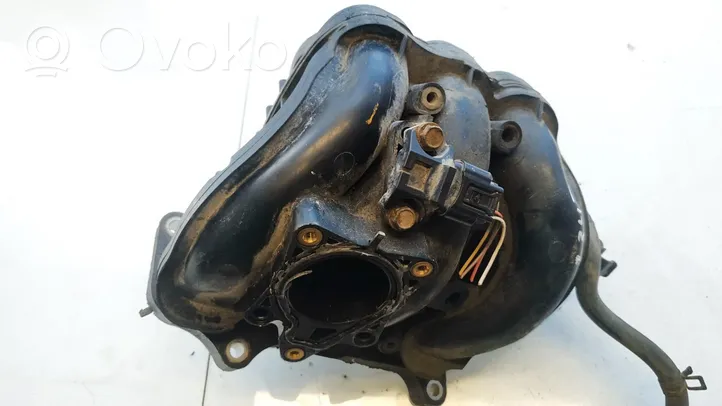 Peugeot 107 Intake manifold 