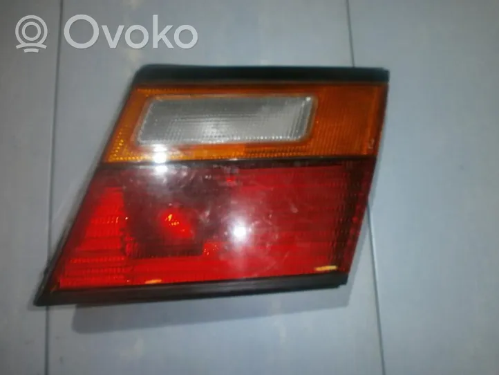 Nissan Primera Lampy tylnej klapy bagażnika 2192