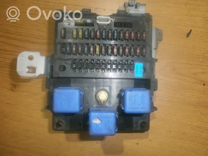 Nissan Maxima Fuse box set 2435043u00