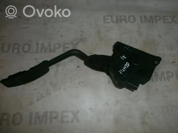 Opel Corsa D Accelerator throttle pedal 55702021