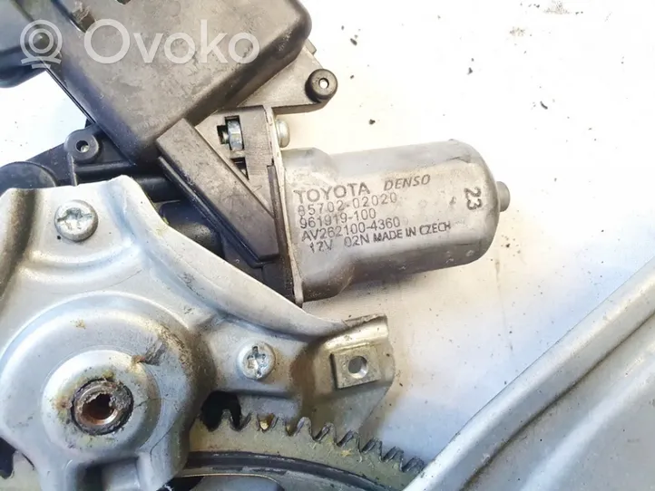 Toyota Avensis T270 Takaoven ikkunan nostomoottori 857022020