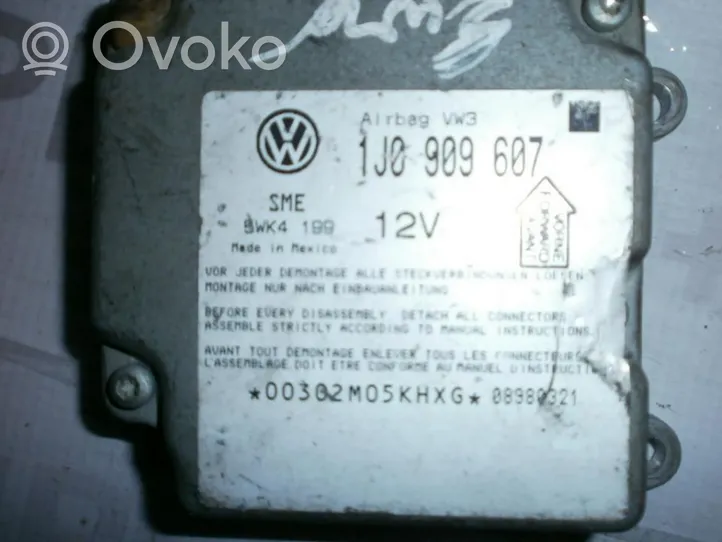 Volkswagen PASSAT B5 Module de contrôle airbag 1J0909607