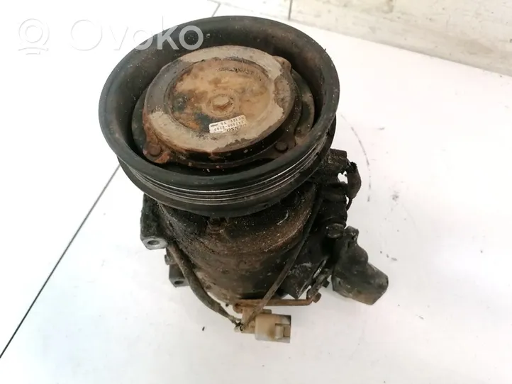 Toyota RAV 4 (XA20) Ilmastointilaitteen kompressorin pumppu (A/C) 2473002700