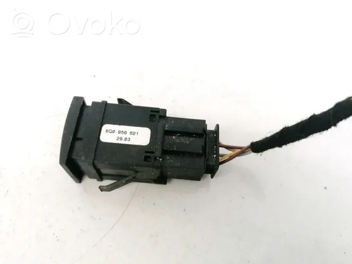 Volkswagen Polo Windscreen/window heater switch 6q0959621