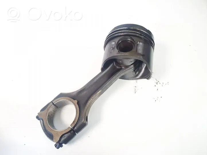 Mercedes-Benz Sprinter W906 Piston avec bielle r08857