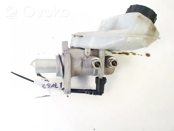 Land Rover Freelander 2 - LR2 Master brake cylinder 