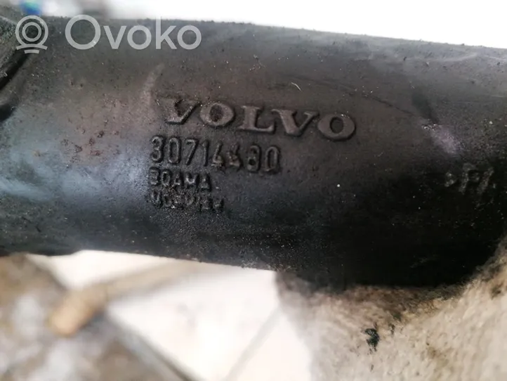 Volvo V70 Tube d'admission de tuyau de refroidisseur intermédiaire 30714480