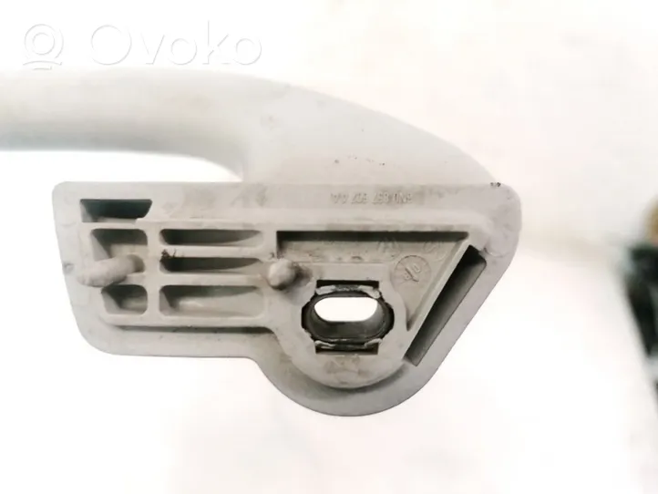 Volkswagen Polo IV 9N3 Rear interior roof grab handle 