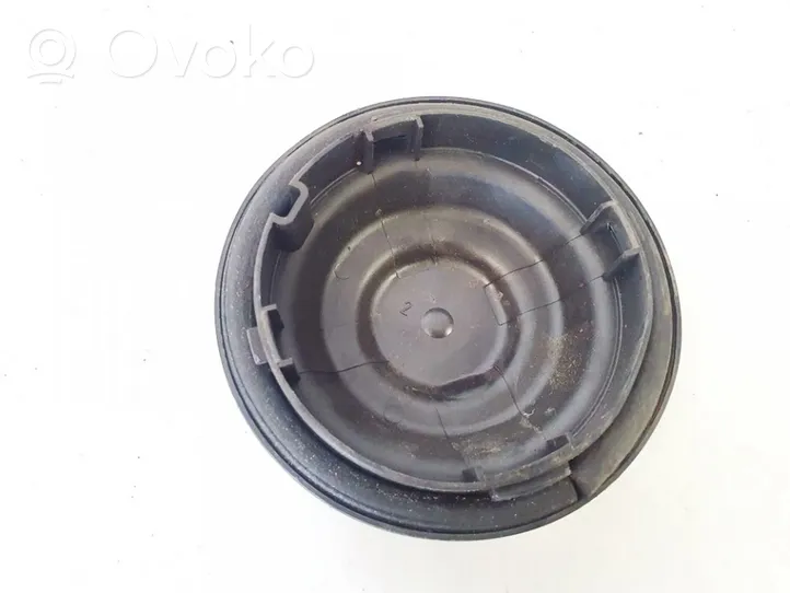 Volvo S70  V70  V70 XC Headlight/headlamp dust cover 145222