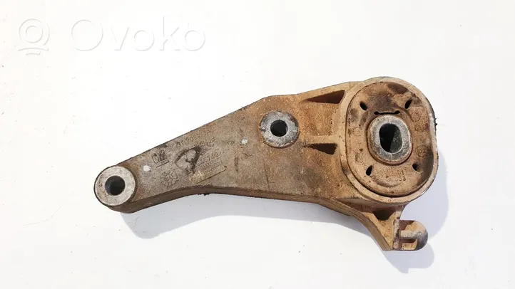 Opel Corsa C Supporto di montaggio del motore 13117089ja