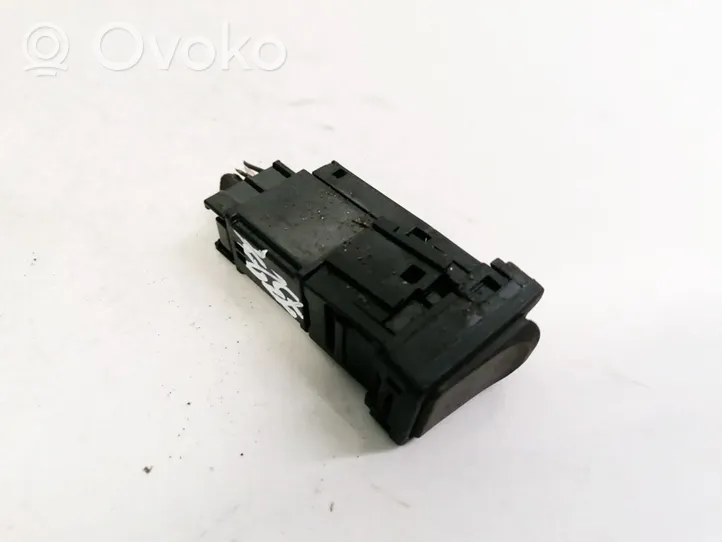 Toyota Hilux (AN120, AN130) Connecteur/prise USB 861900K030C