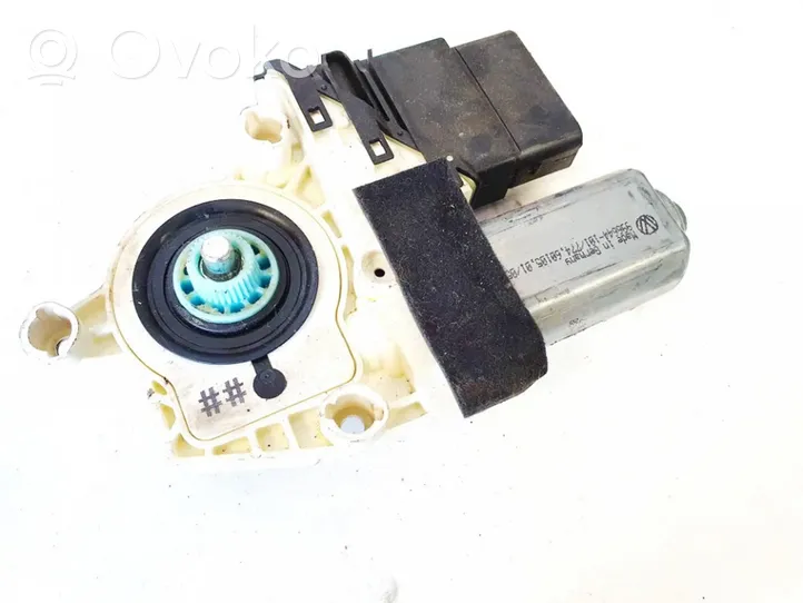 Seat Toledo III (5P) Rear door window regulator motor 5P0839462A