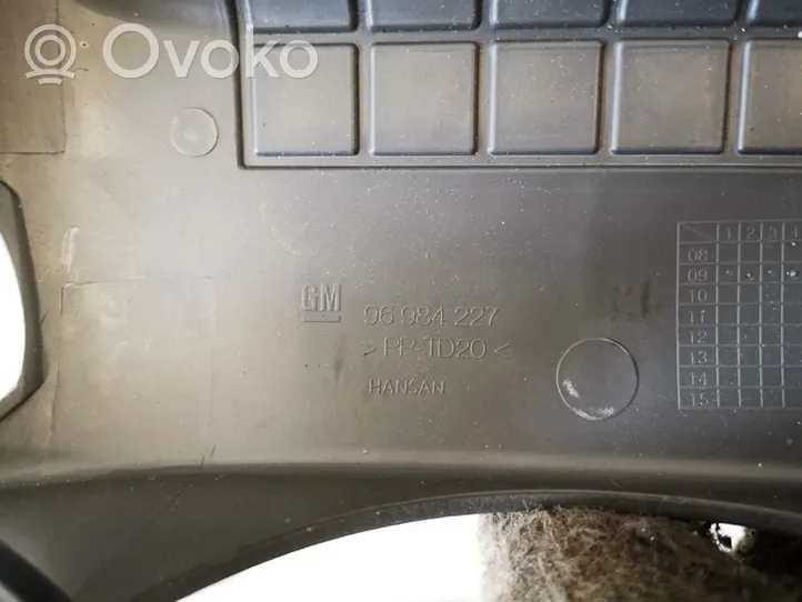 Chevrolet Cruze Ohjauspyörän pylvään verhoilu 96984227