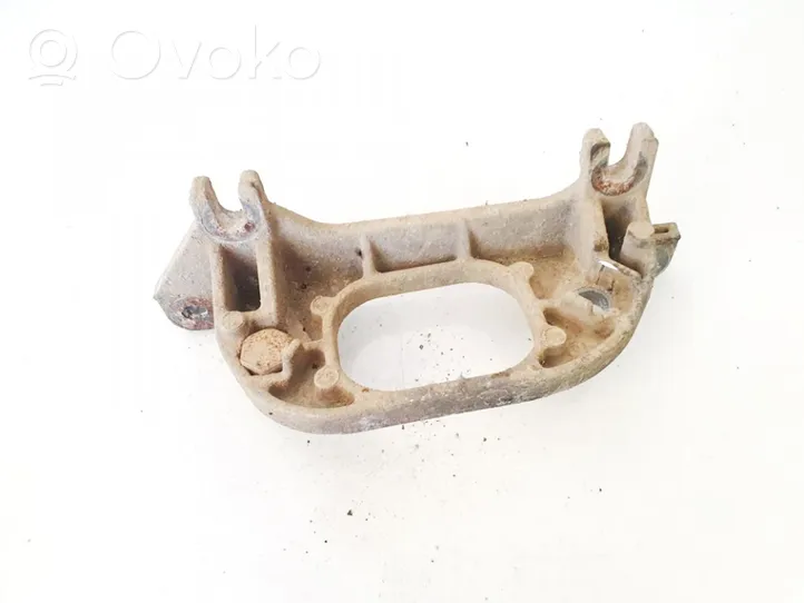 Dacia Logan I Engine mounting bracket 