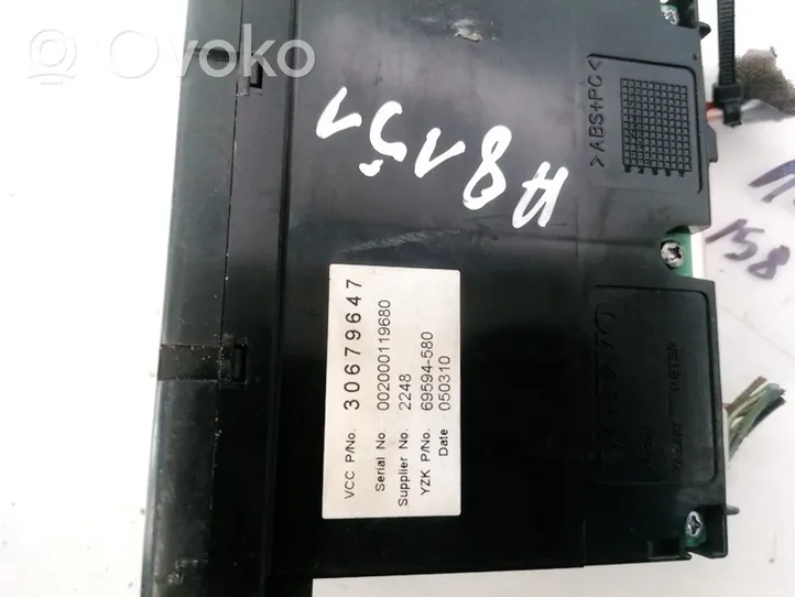 Volvo V50 Monitor / wyświetlacz / ekran 30679647