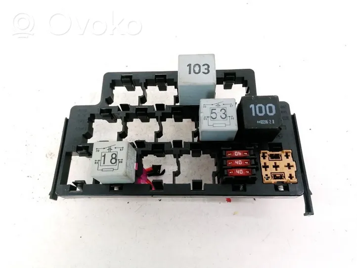 Volkswagen Polo Fuse box set 6Q0972595A