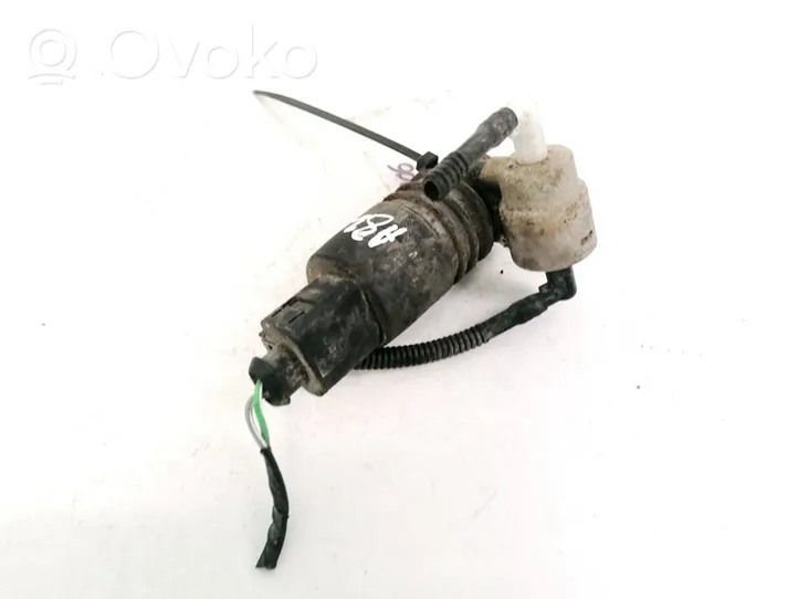 Volkswagen Touareg I Windscreen/windshield washer pump 