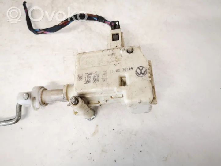 Volkswagen Touran I Central locking motor 3b0959782