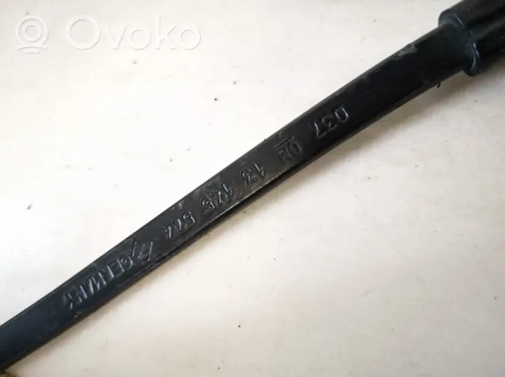 Opel Zafira B Front wiper blade arm 13145564