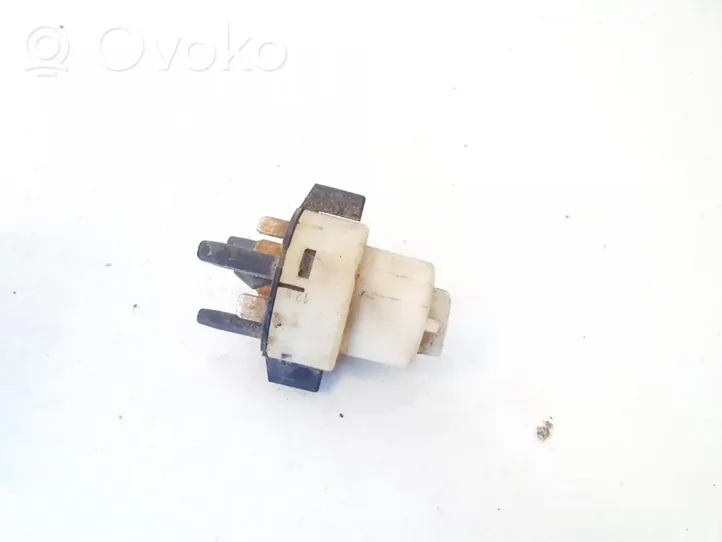 Audi 80 90 S2 B4 Aizdedzes slēdža kontakti 893905849