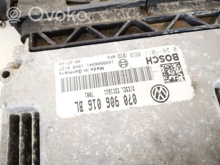 Volkswagen Touareg I Calculateur moteur ECU 070906016bl