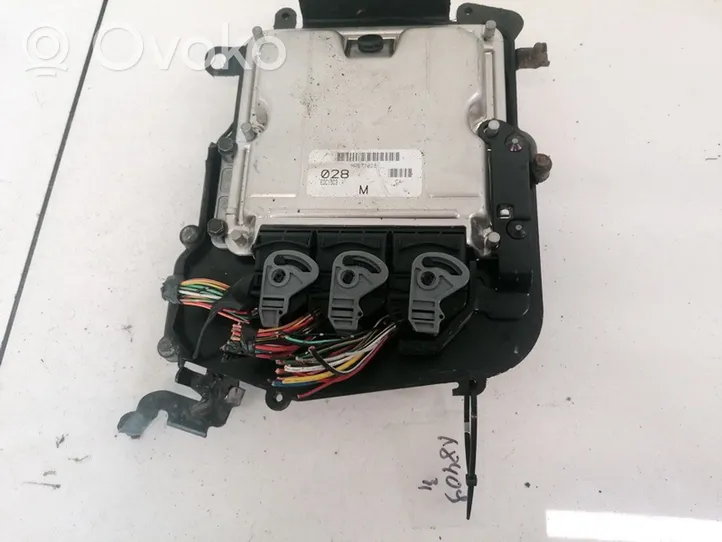 Mitsubishi Carisma Sterownik / Moduł ECU MR577028