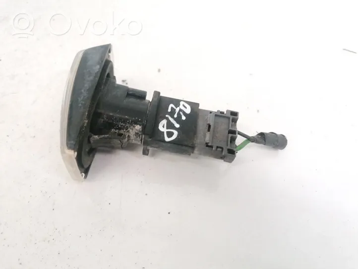 Volvo S70  V70  V70 XC Indicatore di direzione del parafango anteriore 6R0142631