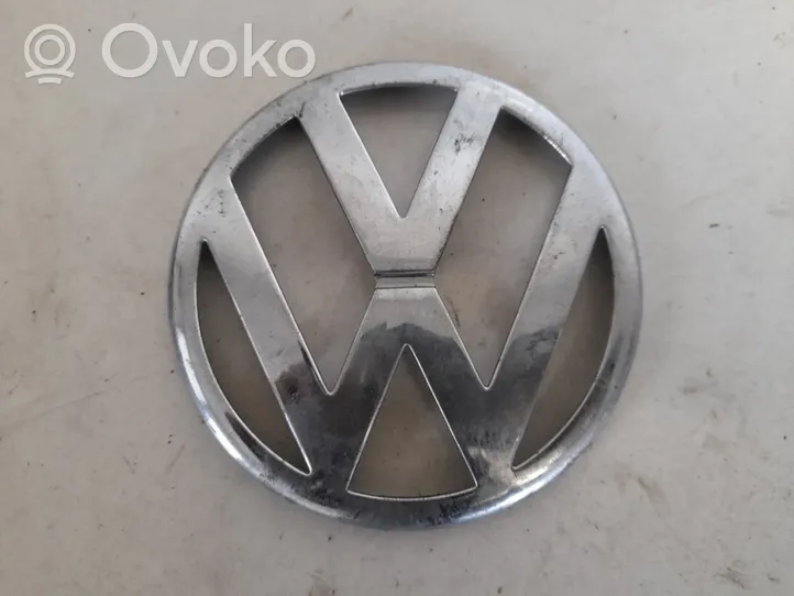 Volkswagen Golf IV Manufacturer badge logo/emblem 1J0853601